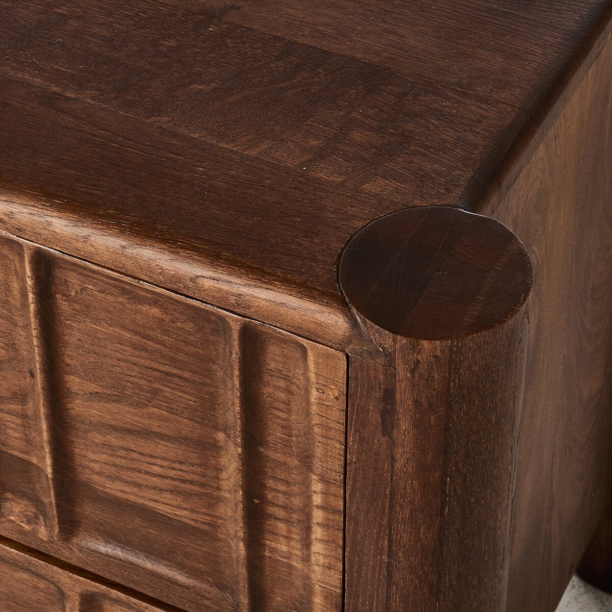 Ezri Nightstand Cocoa Oak OL