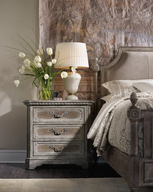 Cortina King Poster Bed