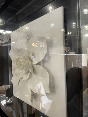 Black/White Porcelain Flower